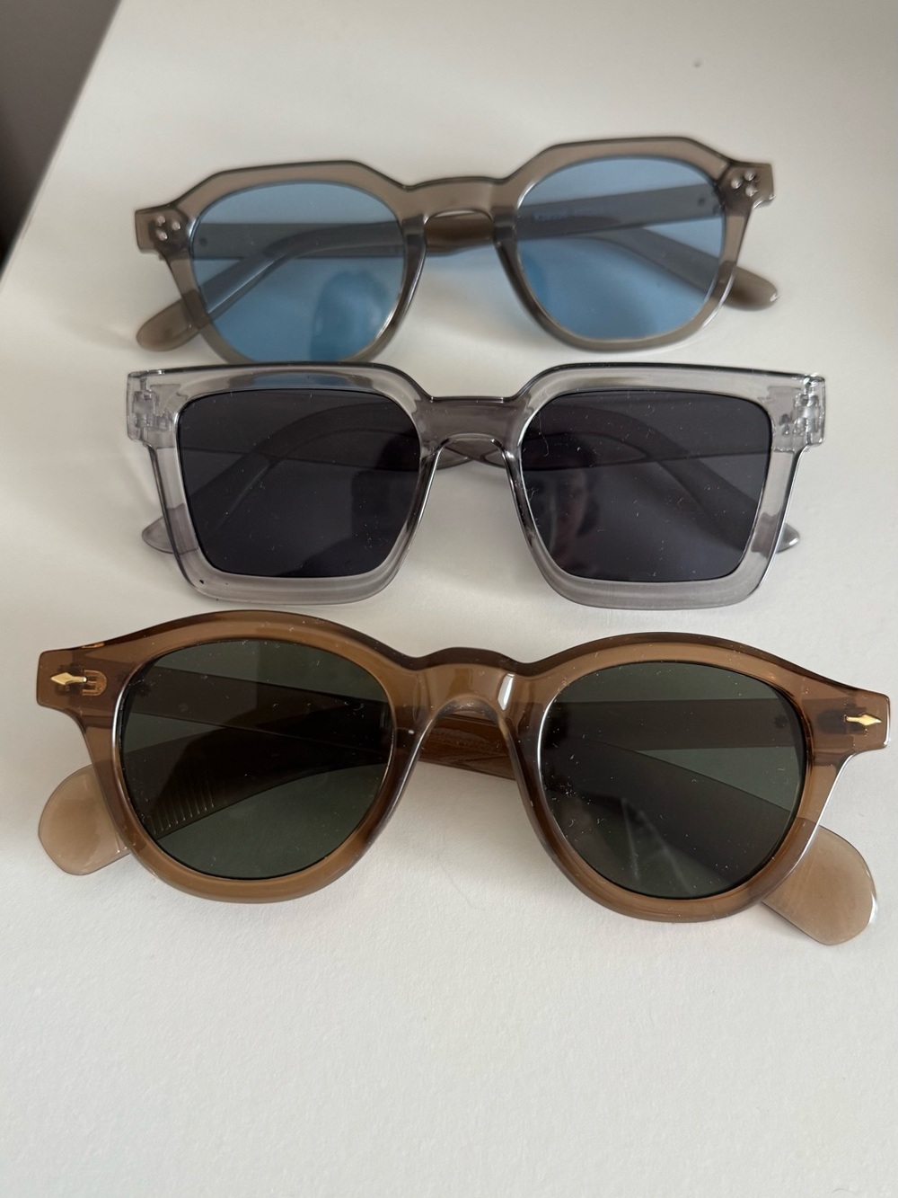 Classic Round Sunglasses in Brown, Gray, and Blue - Unbranded - Picture 2 of 9